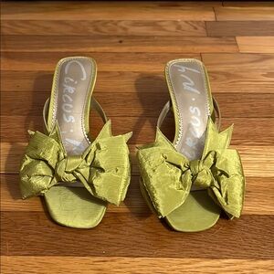 Circus by Sam Edelman Green Bow Sandals